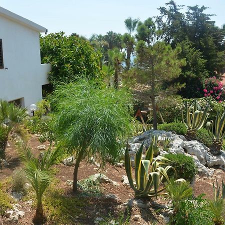 A Due Passi Dal Mare Con Piscina Villa Фонтане Бианче Екстериор снимка