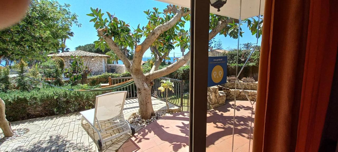 A Due Passi Dal Mare Con Piscina Villa Фонтане Бианче Екстериор снимка