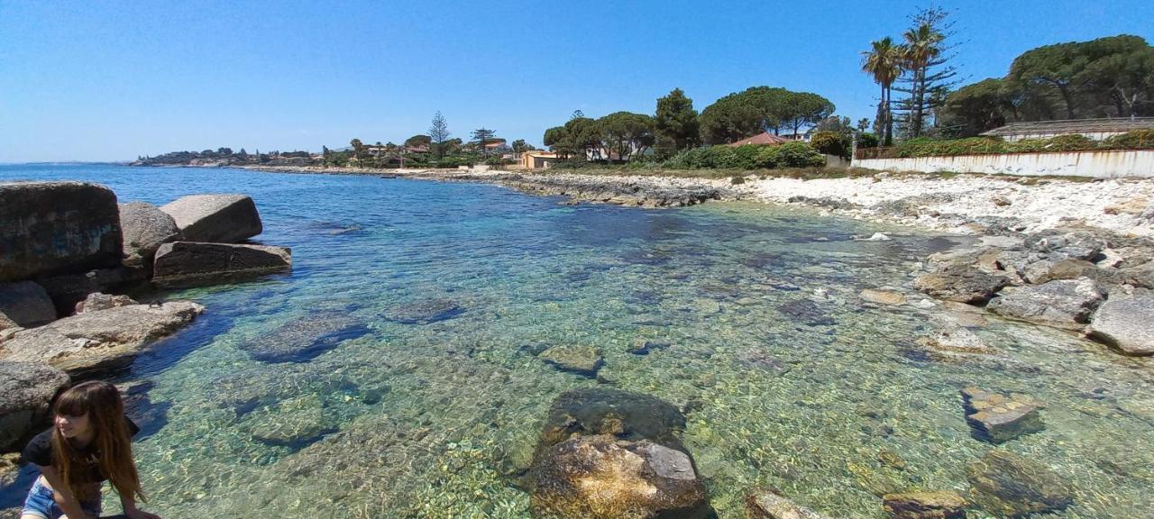 A Due Passi Dal Mare Con Piscina Villa Фонтане Бианче Екстериор снимка
