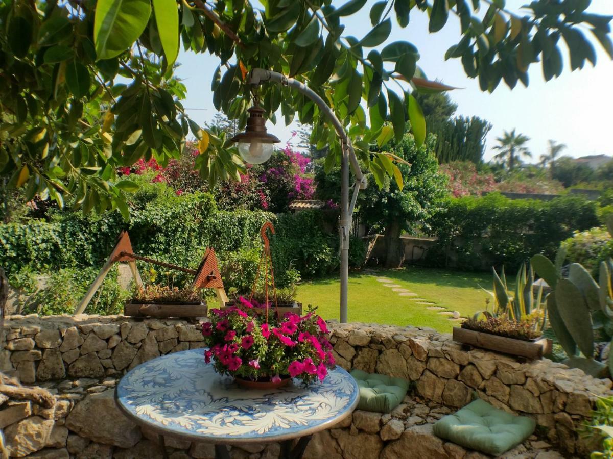 A Due Passi Dal Mare Con Piscina Villa Фонтане Бианче Екстериор снимка